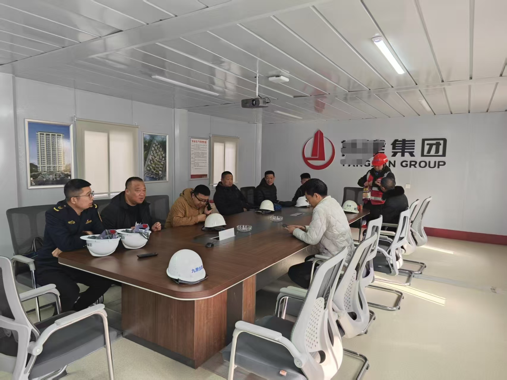 1741662907506091160.jpg auto