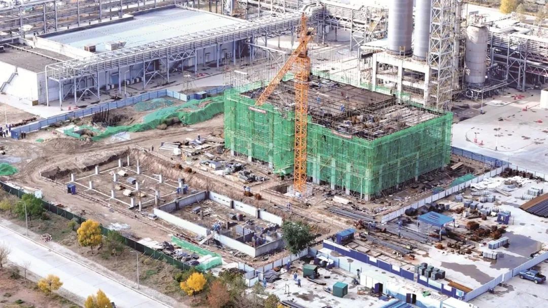 1745982793220026177.jpg auto