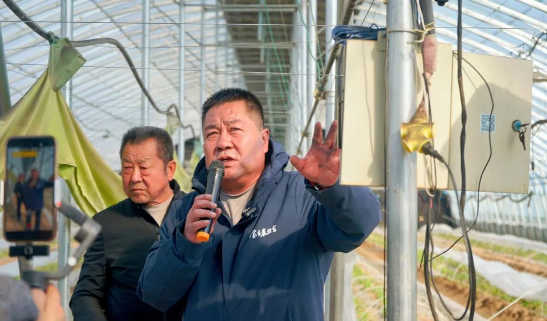 第五部分：包头市广恒农民专业合作社负责人李旺荣开展瓜菜菌轮作模式培训.jpg