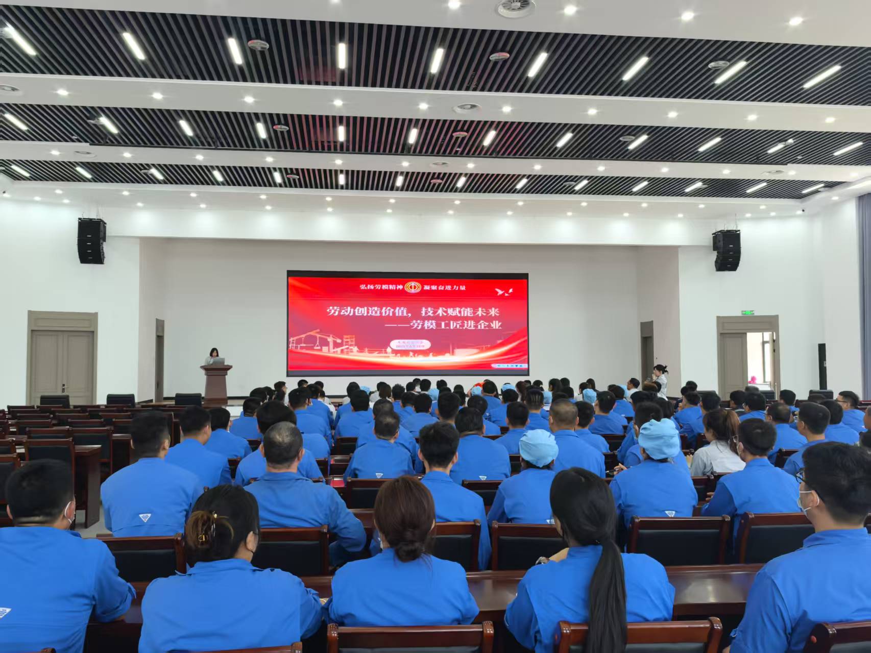 1750755943453087354.jpg auto