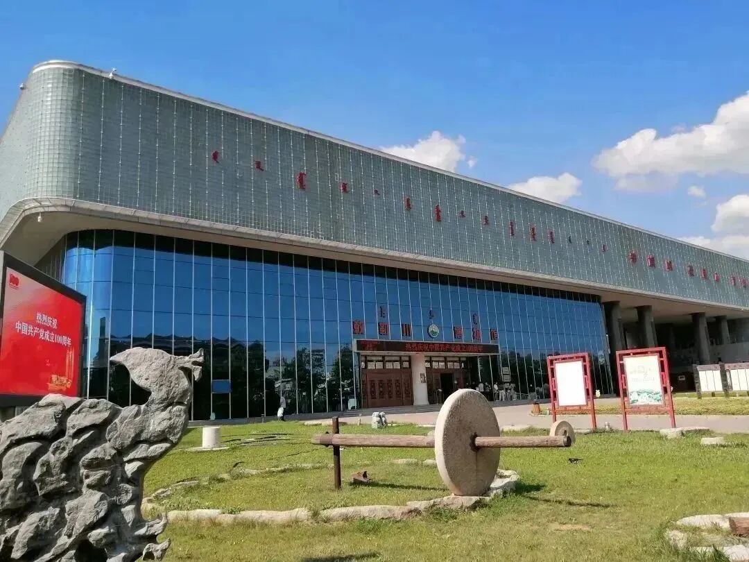 1759980651071040477.jpg auto