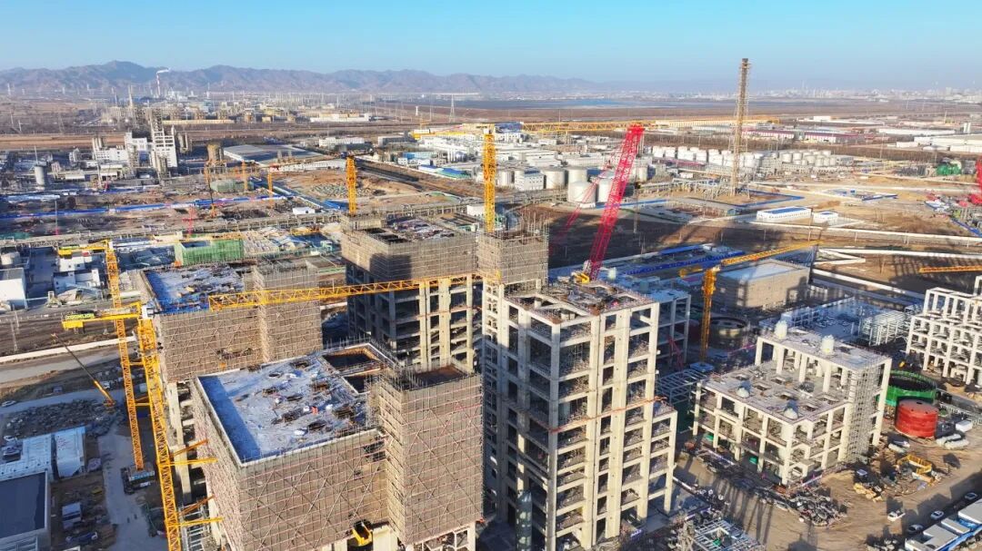 第二部分：国能包头煤化工二期项目建设现场.jpg