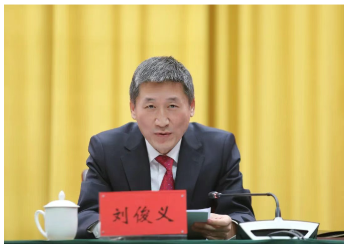 1770086782214015904.png auto