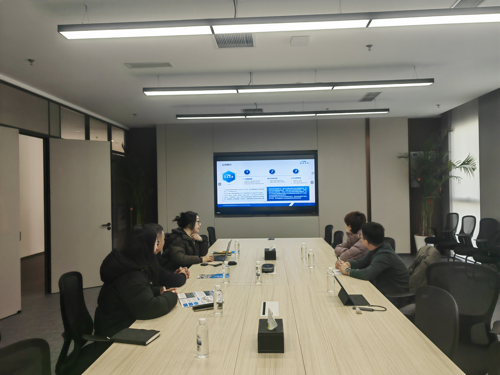 1770365246065083902.png auto